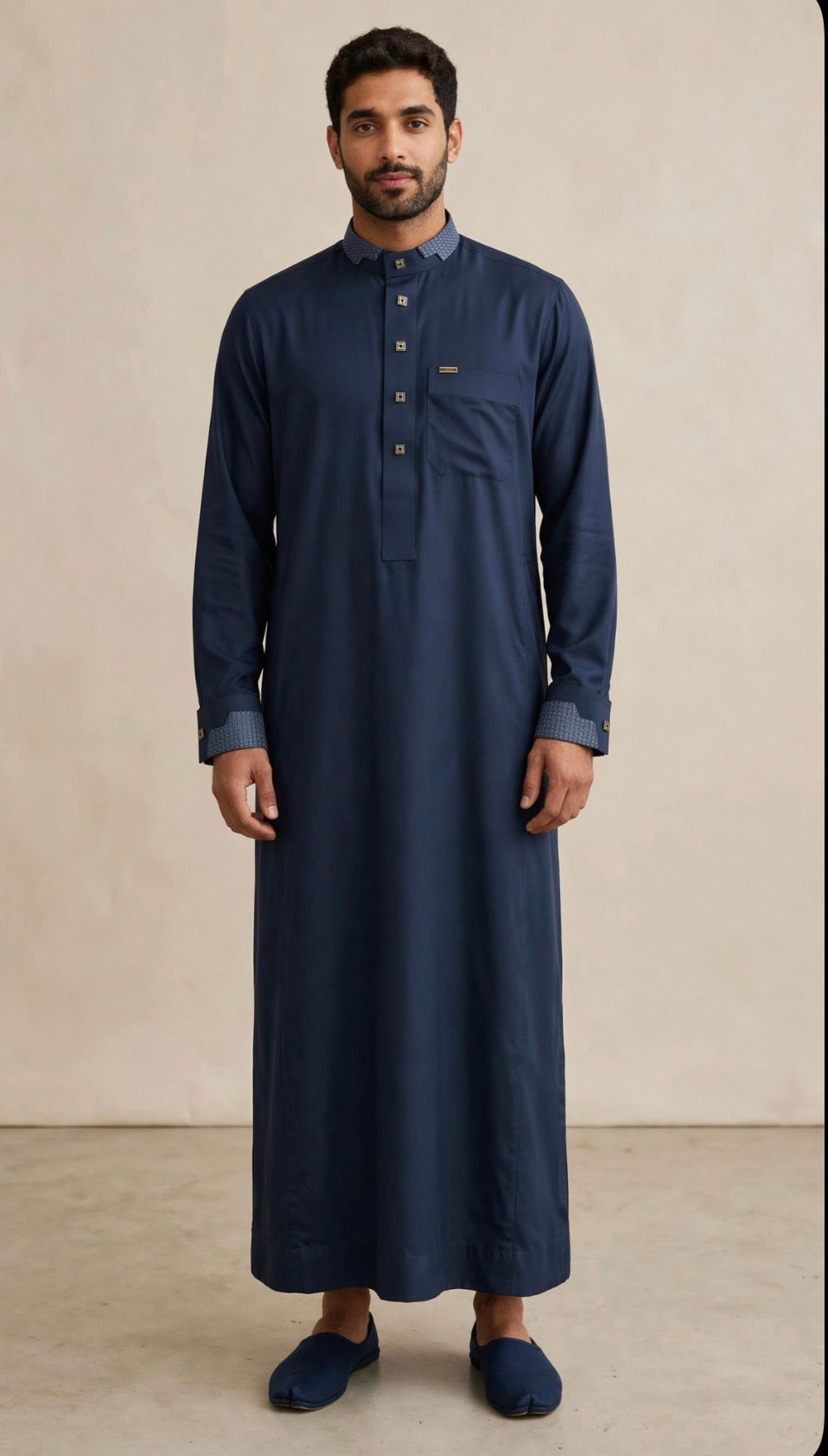 Qamis Al Haramain bleu marine - porté