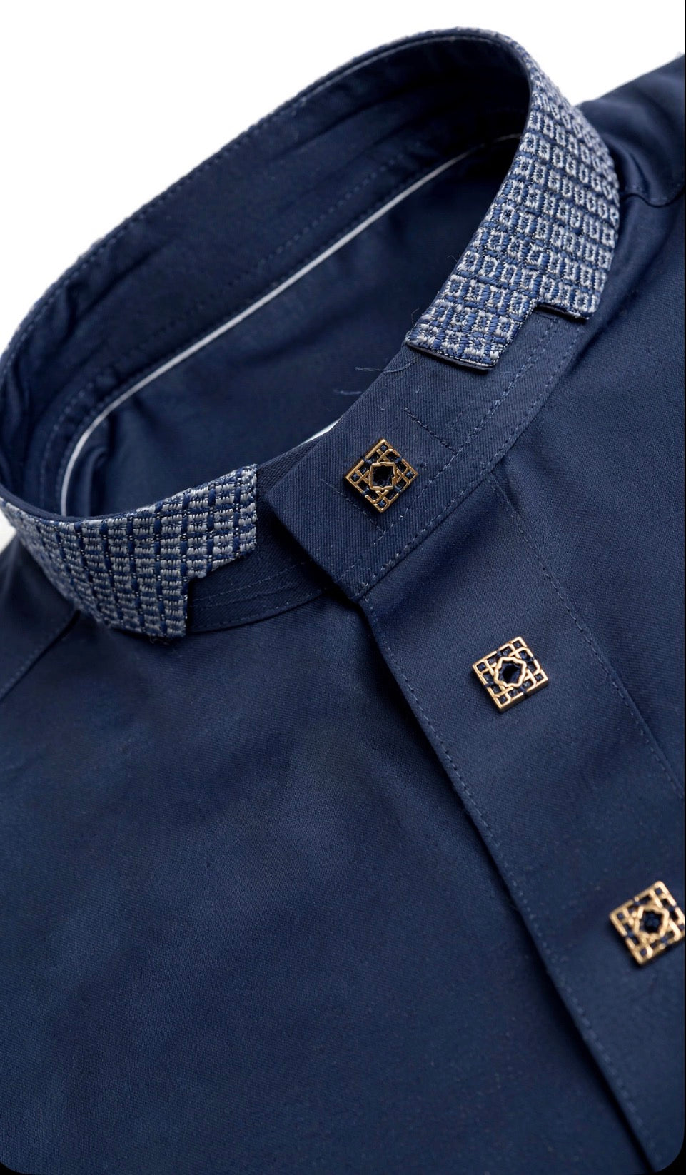 Qamis Al Haramain bleu marine - détail du tissu